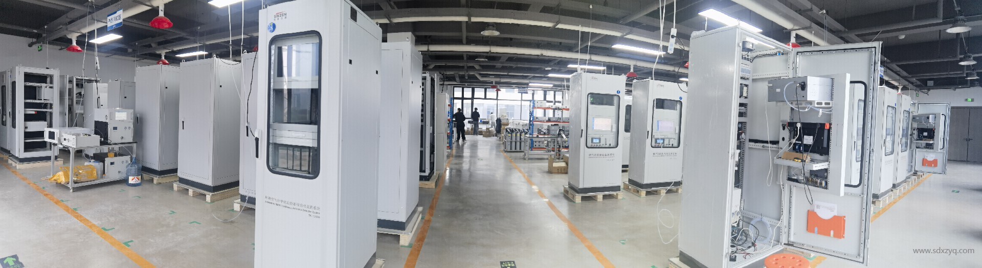 1736489465745931.jpg 環(huán)境監(jiān)測(cè)設(shè)備